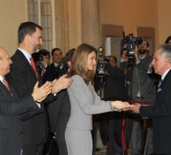 Jesús Hermida recibe de manos de la Princesa de Asturias el Premio Nacional de Televisión 2012